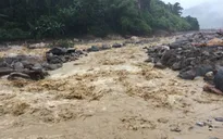 Mưa lũ, sạt lở đất tiếp tục diễn biến phức tạp tại Mường La