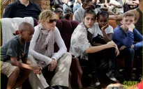 Madonna tiếp tục nhận con nuôi từ Malawi