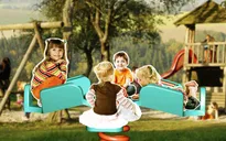 Sân chơi thiết kế đặc biệt cho trẻ khuyết tật