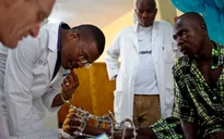 Cuộc chiến giành lại mạng sống cho các bệnh nhân nghèo ở Malawi