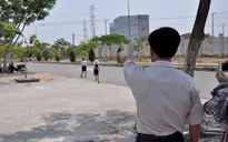Vũng Tàu: Truy tìm kẻ sàm sỡ nhiều nữ sinh trước cổng trường