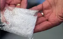Mỹ: Người phụ nữ 56 tuổi vô hiệu hóa nghi phạm ma túy
