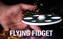 Ảo diệu con quay Fidget Spinner tự chế lơ lửng trên không trung