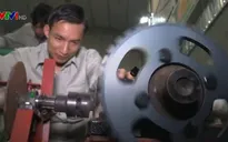 Anh nông dân sáng chế máy nông nghiệp đa năng