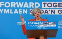 Thủ tướng Anh lên án vụ nổ bom tại Manchester Arena
