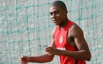 Man City chen chân tính phá Real Madrid vụ Mbappe