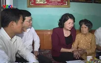 Thăm, tặng quà mẹ Việt Nam anh hùng ở Tuyên Quang