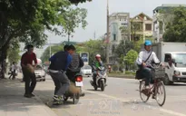 Thanh Hóa: Công an sử dụng súng bắn lưới để bắt "quái xế"