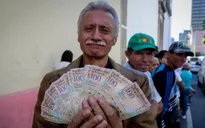 Venezuela tăng lương tối thiểu lên 50%