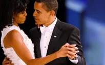 Những bức ảnh minh chứng tình yêu vượt thời gian của vợ chồng ông Obama