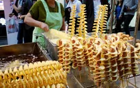 Mê mệt với món khoai tây lốc xoáy xứ Hàn