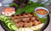 Đặc sắc bún cá sứa, nem nướng ở thành phố biển Nha Trang