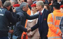 HLV Mourinho cười nhạo Arsenal “đỏ” hơn Man Utd