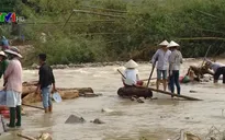 Nhật Bản chuyển hàng viện trợ tới người dân vùng lũ Việt Nam
