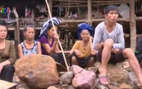 Tiếp tục di dời dân vùng mưa lũ Mường La