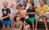 Đoàn Phật giáo Ấn Độ thăm và tặng quà nạn nhân chất độc da cam