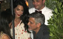 Vợ chồng George Clooney lần đầu xuất hiện bên nhau sau khi đón cặp sinh đôi