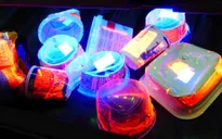 Anh: Đưa chất huỳnh quang vào nhãn plastic để tăng tỷ lệ tái chế