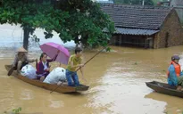 Nhiều khu vực ở miền Trung ngập trong nước lũ