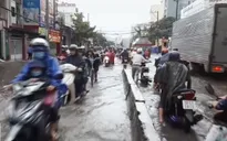 Vì sao có siêu máy bơm, đường ở TP.HCM vẫn ngập?