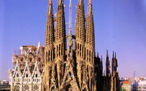 Cảnh sát Tây Ban Nha phong tỏa nhà thờ Sagrada Familia