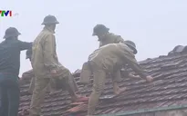 Mưa lũ, lốc xoáy làm 40 nhà tốc mái tại Quảng Ngãi