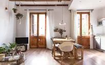 Ấm áp căn hộ sàn gỗ của cô gái độc thân ở Barcelona