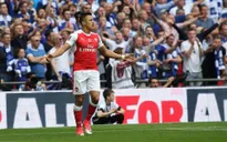 Arsenal từ chối bán, Sanchez muốn đi cũng không được