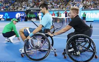 Novak Djokovic trải nghiệm cảm giác của các VĐV paralympic trước thềm Australian Open