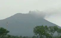 Indonesia sơ tán hàng nghìn người dân sống gần núi lửa Agung