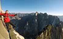Núi Hoa Sơn - Con đường nguy hiểm nhất thế giới trên ván gỗ