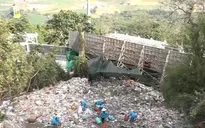 Núi rác khổng lồ, bốc mùi hôi thối giữa khu danh thắng núi Bà Đen
