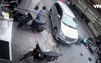 Mở cửa xe ô tô thế nào cho an toàn?