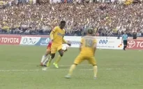 VIDEO: Pape Omar (FLC Thanh Hoá) sút tung lưới CLB Sài Gòn