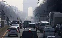 Pháp dán nhãn xe hơi để giảm ô nhiễm không khí