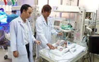 Phẫu thuật tim thành công cho em bé sinh non 31 tuần chỉ nặng 900gr