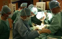 Ba Lan tiên phong trong cấy ghép thanh quản