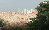 Hà Nội: Bãi tập kết phế thải trái phép mọc giữa khu dân cư