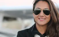 Nữ phi công trẻ nhất người Afghanistan bay vòng quanh thế giới