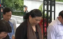 Phó Chủ tịch Quốc hội Tòng Thị Phóng viếng nghĩa trang liệt sỹ tại Quảng Trị