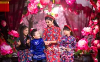 Ngọc Hân xúng xính áo dài du xuân cùng dàn mẫu nhí