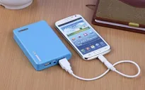 Hành khách không được sạc điện thoại bằng pin dự phòng trên máy bay