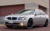 Triệu hồi BMW 7-Series gặp sự cố bung cửa khi đang chạy