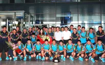 Đội tuyển U15 Việt Nam về nước trong sự hân hoan