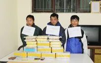 3 kẻ vận chuyển 77 bánh heroin chống trả công an