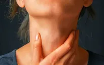 Mẹo hay trị đau họng trong ngày lạnh