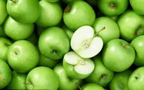 Người hút thuốc lá nên ăn táo, cà chua mỗi ngày