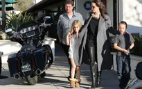 Angelina Jolie xuất hiện trẻ đẹp, rạng rỡ sau tin đồn sức khỏe suy kiệt