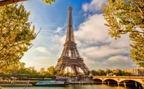 Những sự thật kì lạ về tháp Eiffel mà bạn không biết