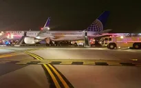 Cháy động cơ máy bay United Airlines, sân bay Newark Liberty tạm đóng cửa